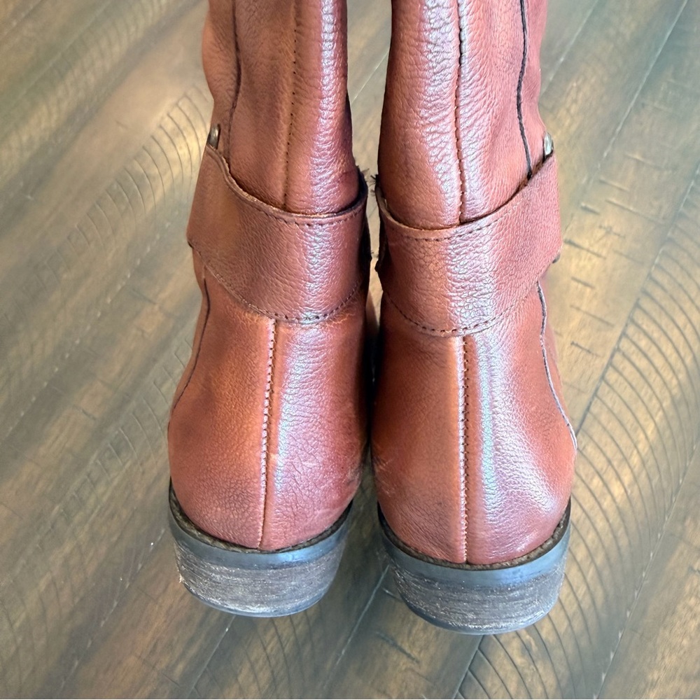 Ciao Bella Women's Mahogany Leather Riding Boots - Picture 2 of 7
